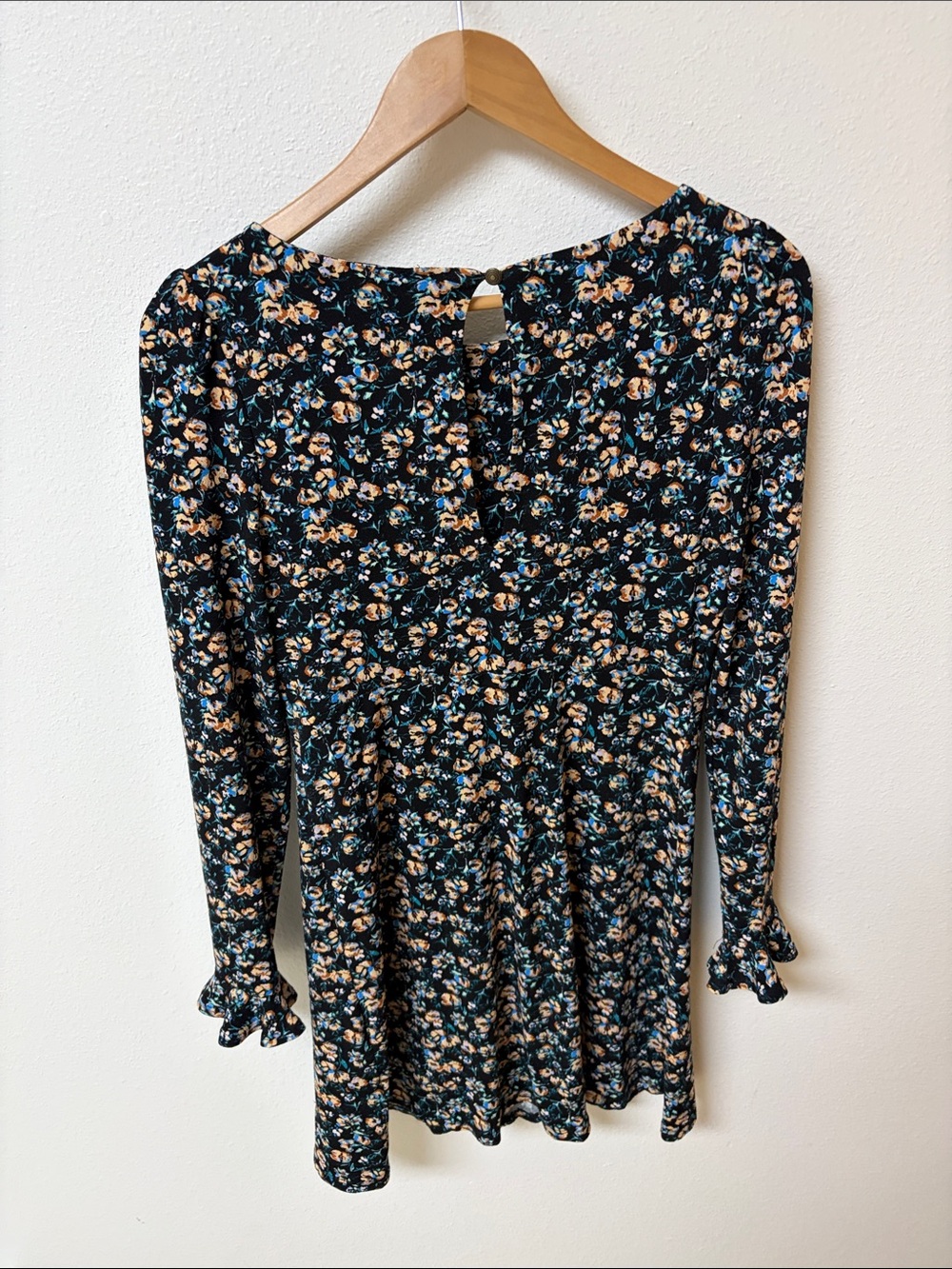 Free People Black Floral Long sleeve dress. Women’s size S - Picture 3 of 3